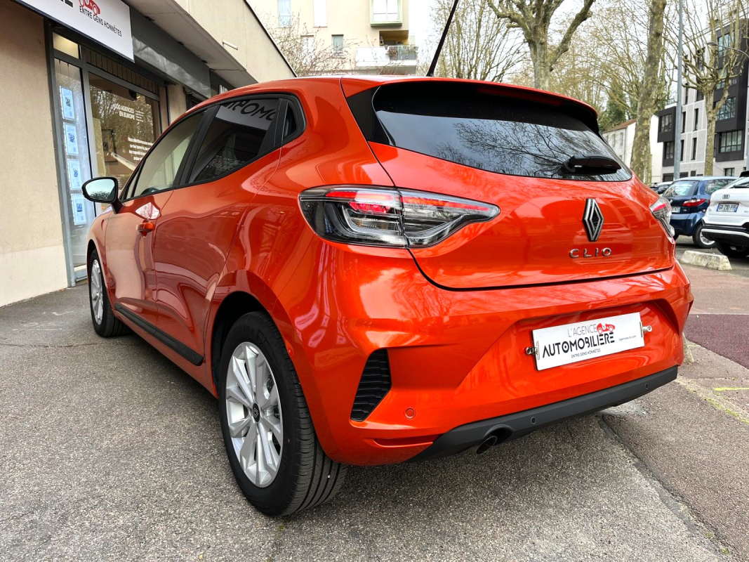 Renault Clio — 6