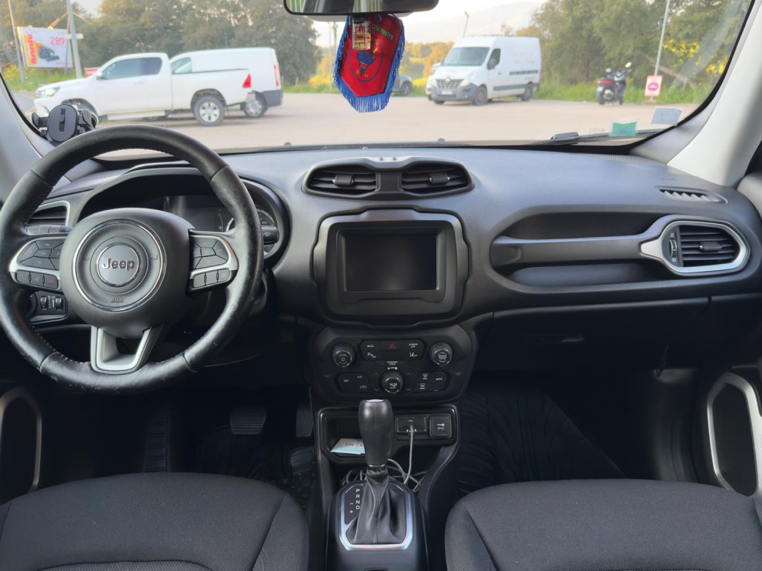 Jeep Renegade — 12