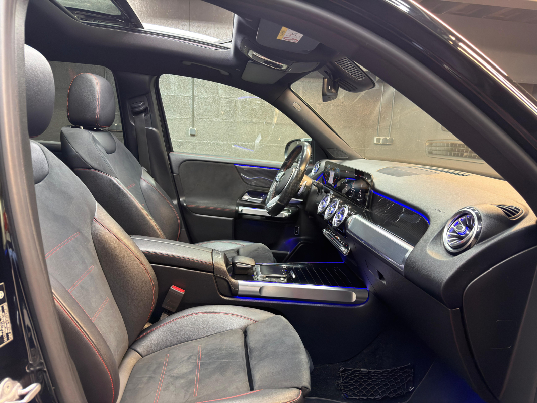 Mercedes GLB — 18
