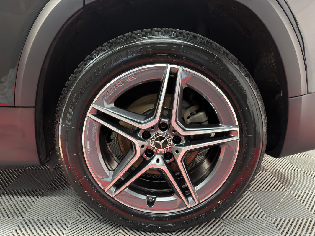 Mercedes GLB — 30