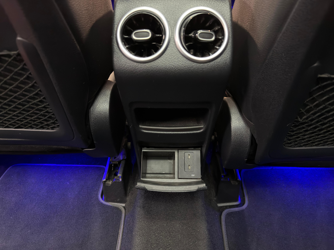 Mercedes GLB — 22