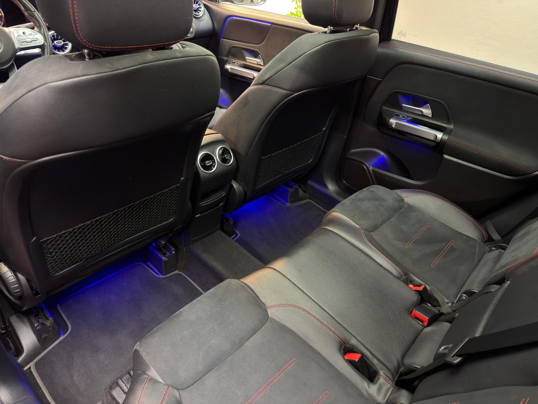 Mercedes GLB — 23