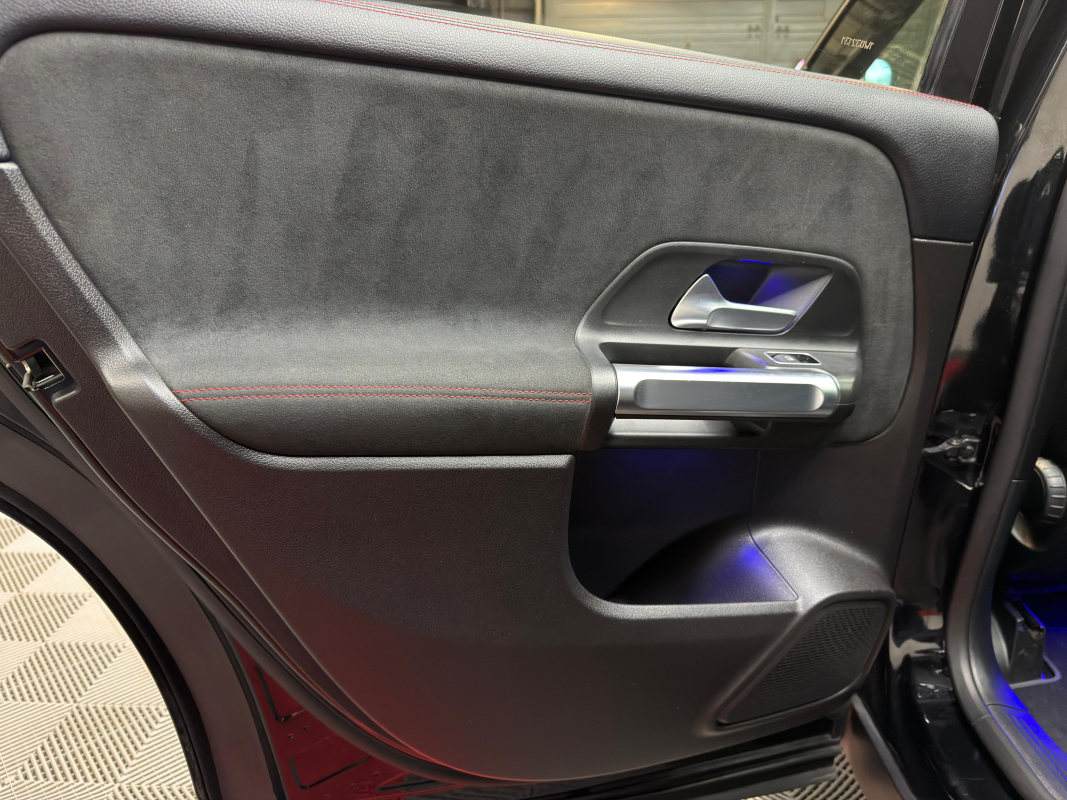 Mercedes GLB — 26
