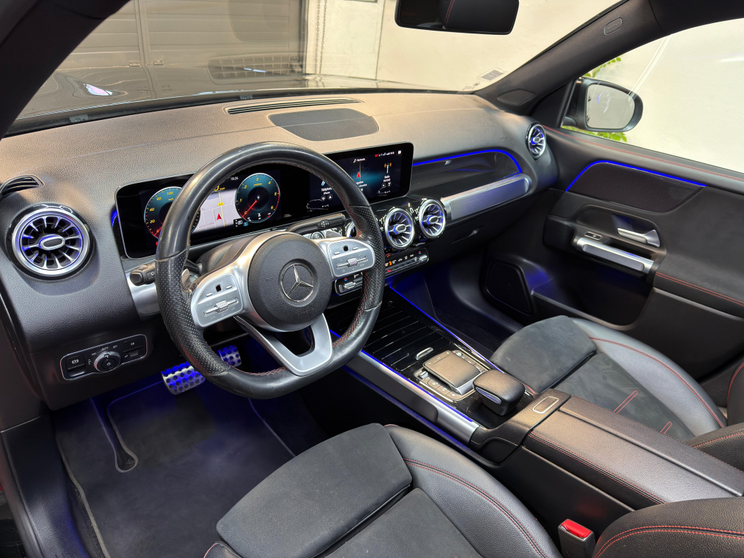 Mercedes GLB — 11