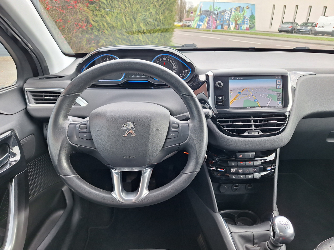 Peugeot 208 — 16