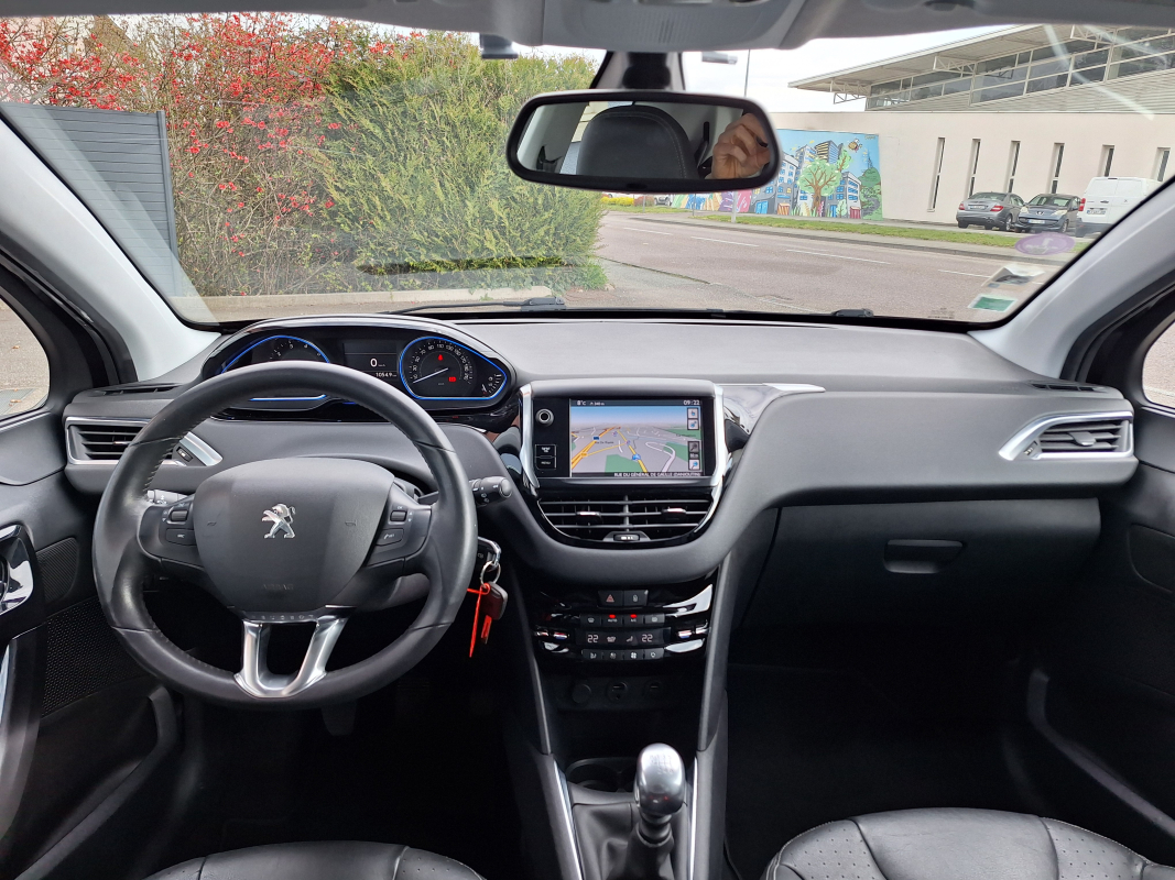 Peugeot 208 — 15