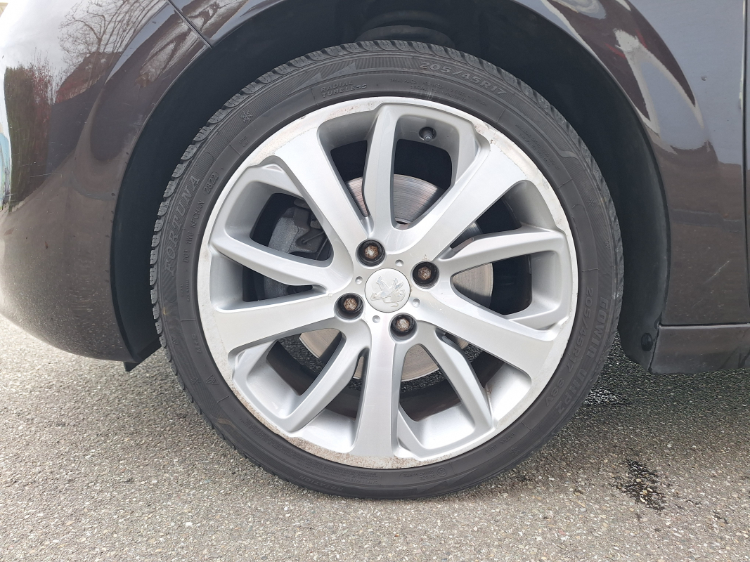 Peugeot 208 — 35