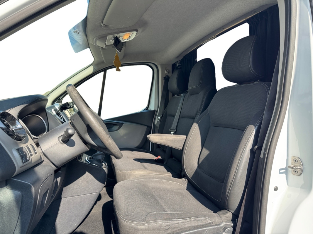 Nissan NV300 — 9