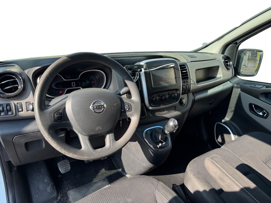 Nissan NV300 — 11