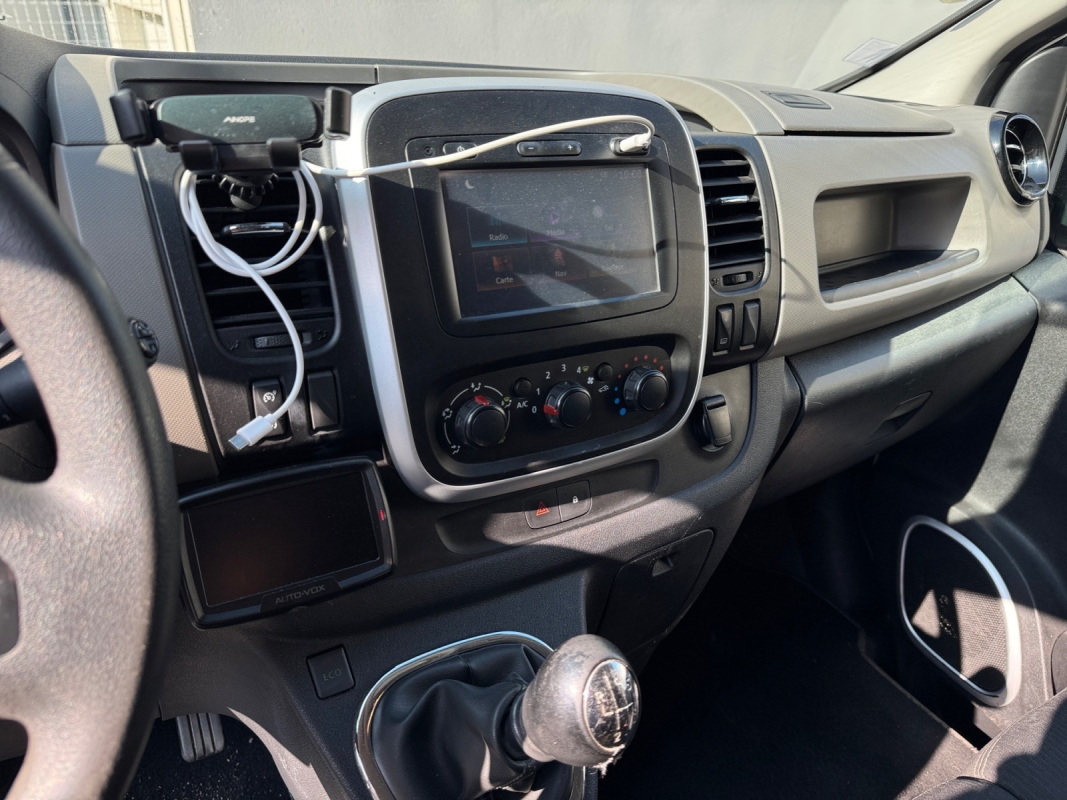 Nissan NV300 — 13
