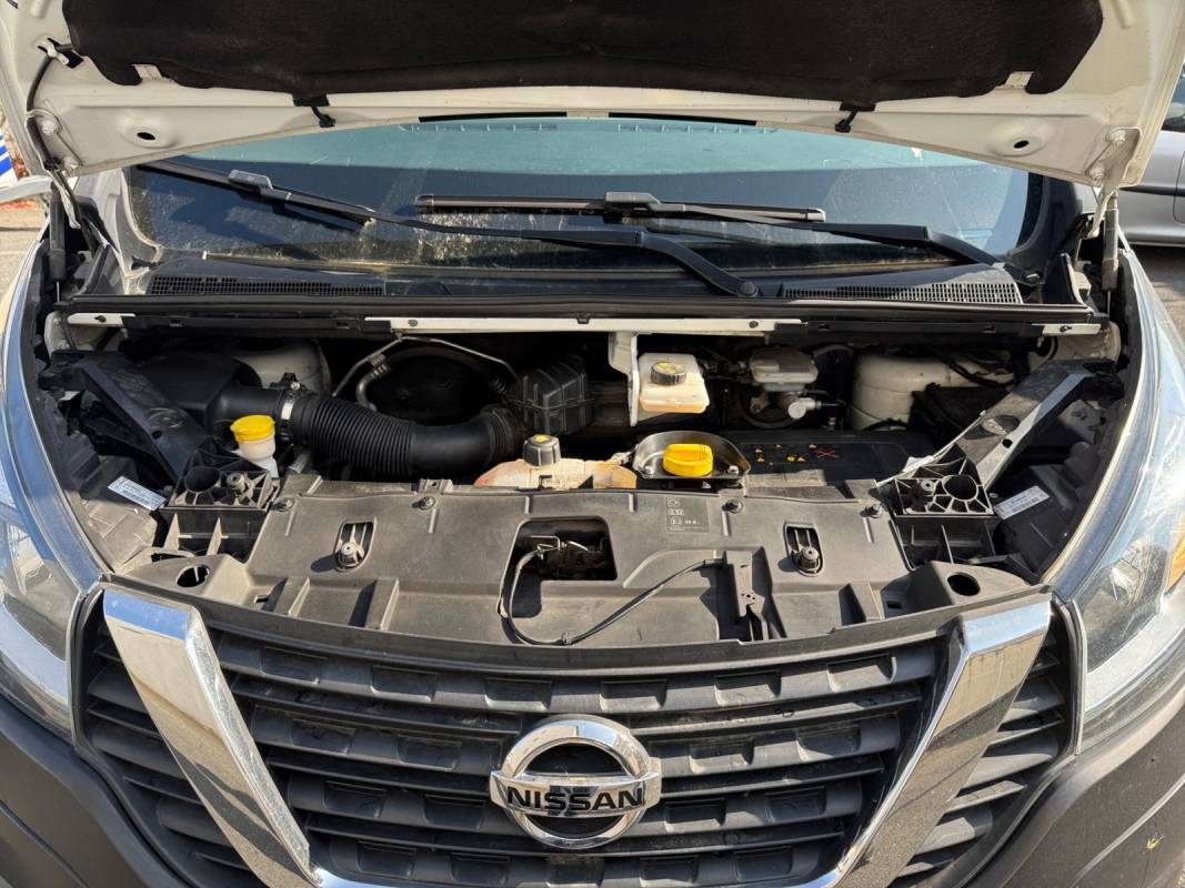 Nissan NV300 — 15