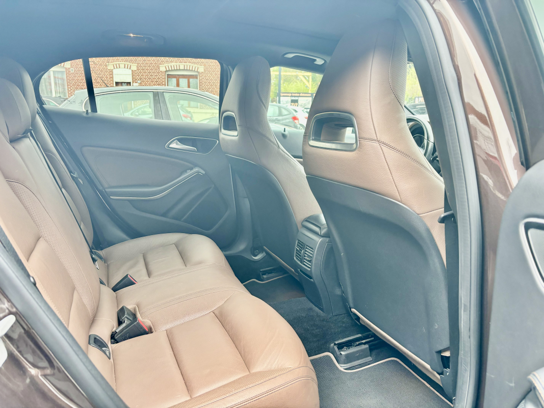 Mercedes Mercedes Gla — 16