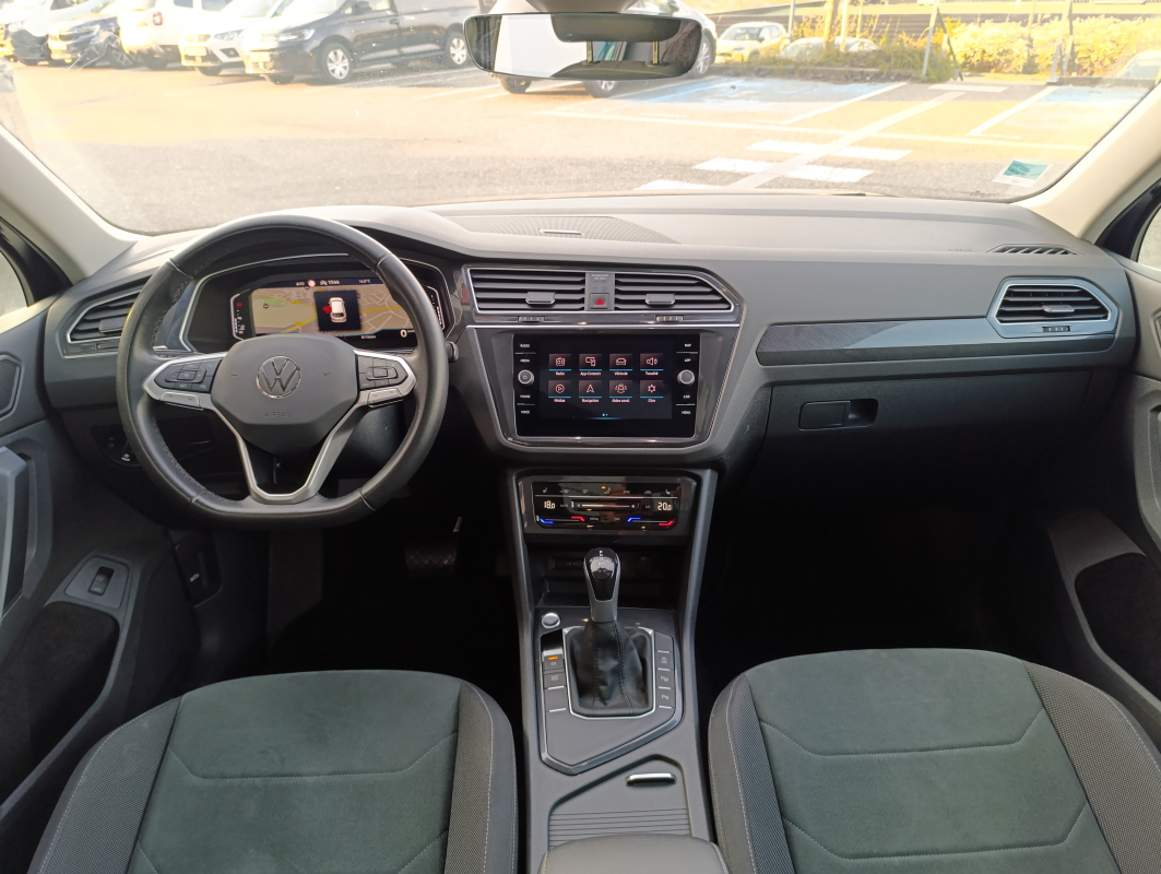 Volkswagen Tiguan — 27