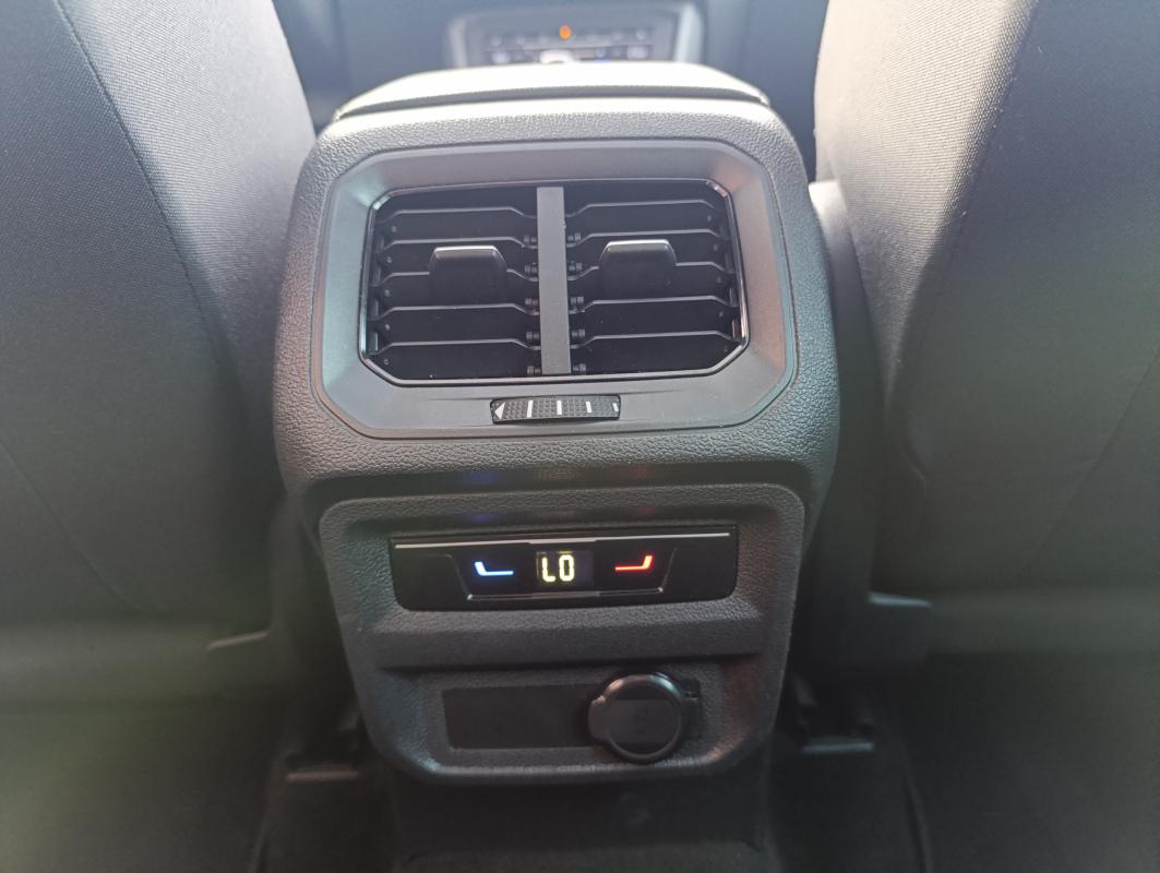 Volkswagen Tiguan — 33