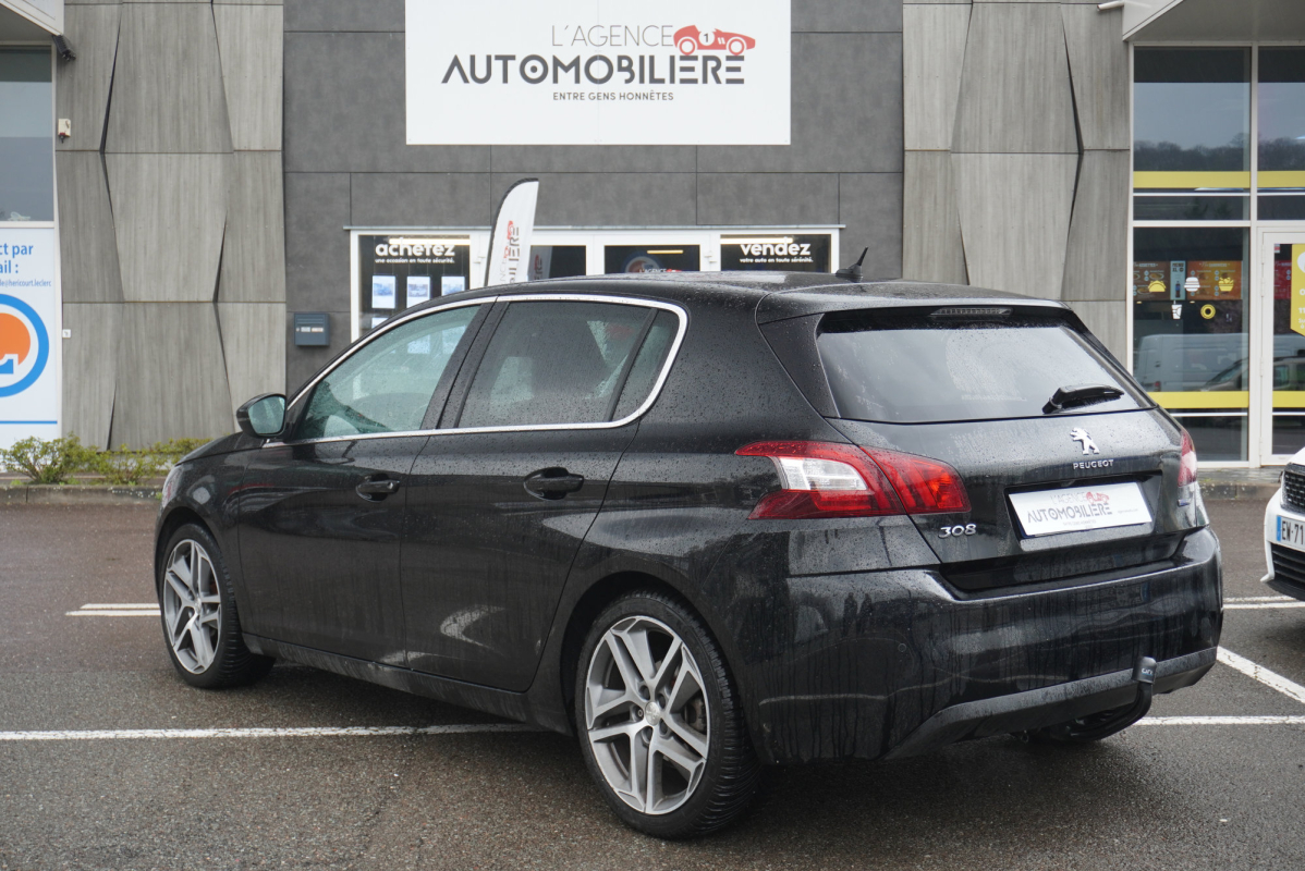 Peugeot 308 — 7