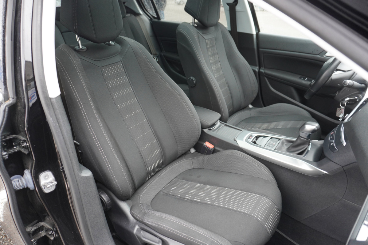 Peugeot 308 — 11