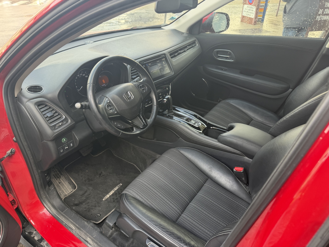 Honda HR-V — 12