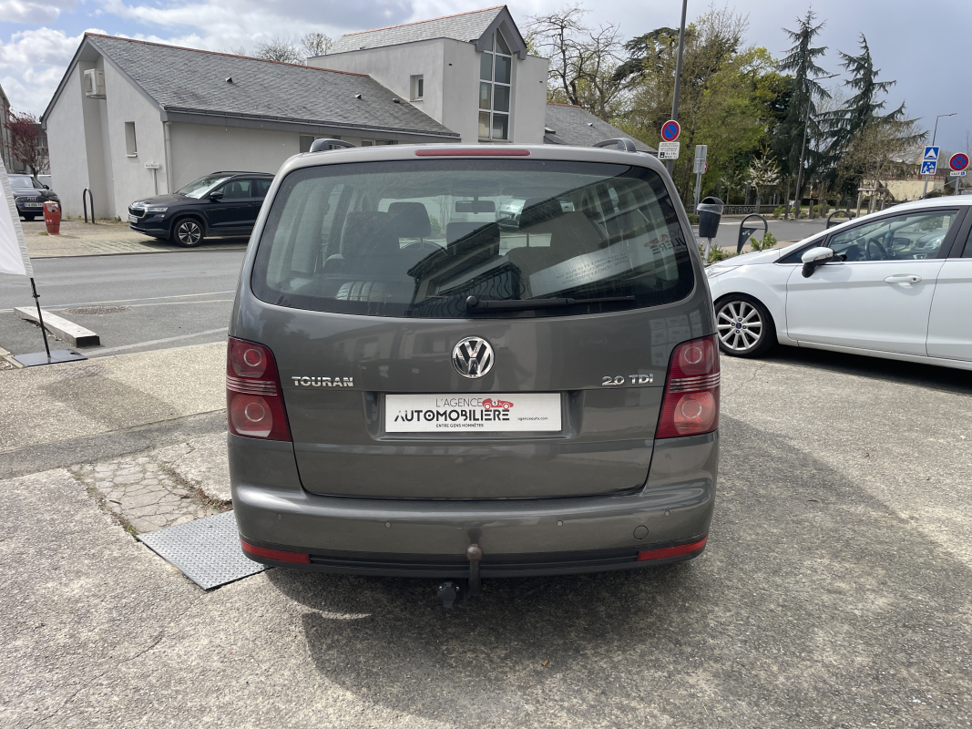 Volkswagen Touran — 6