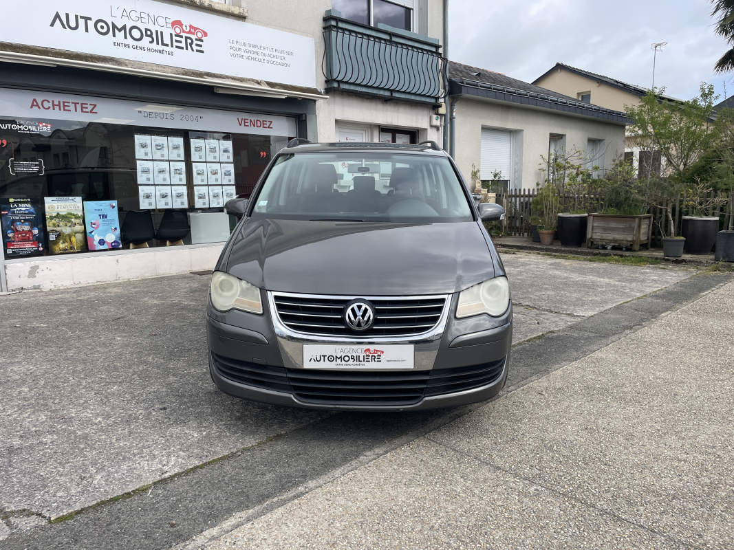 Volkswagen Touran — 2