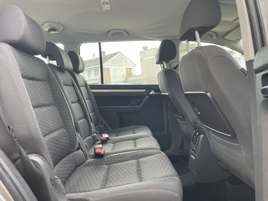 Volkswagen Touran — 15
