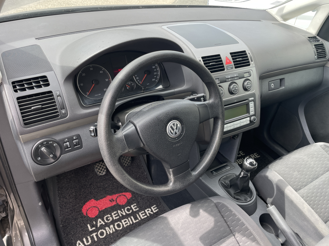 Volkswagen Touran — 10