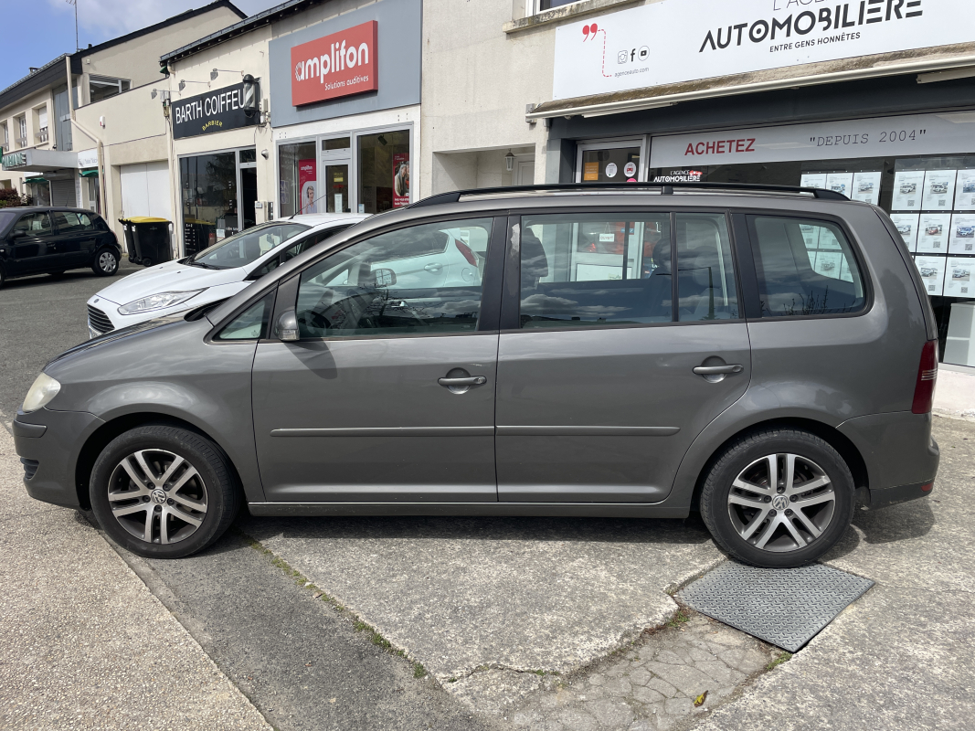 Volkswagen Touran — 8