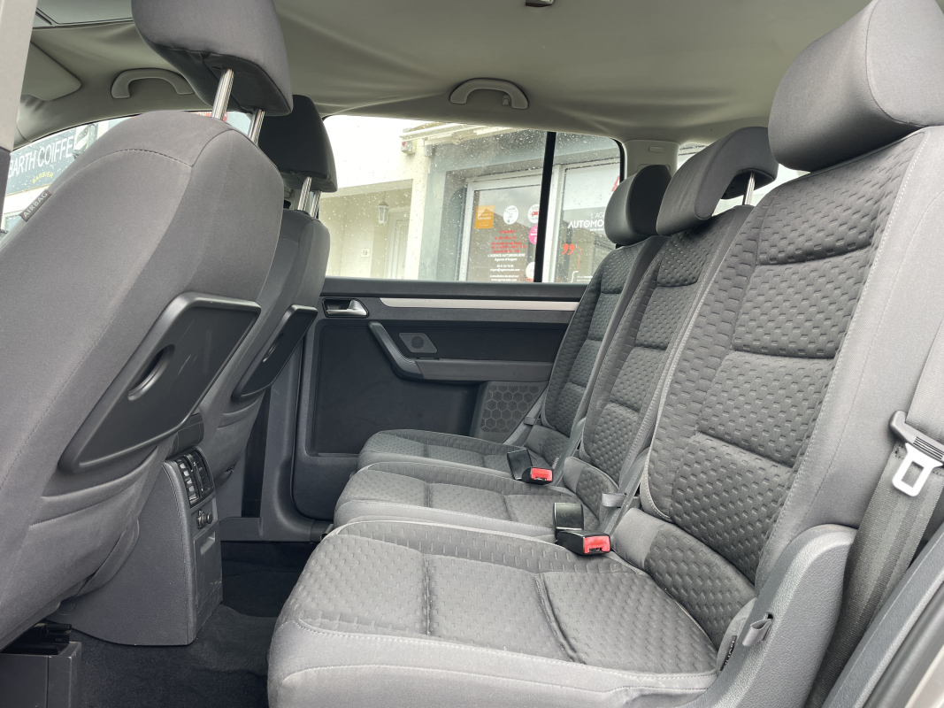 Volkswagen Touran — 16