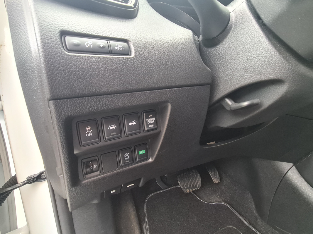 Nissan X-Trail — 24