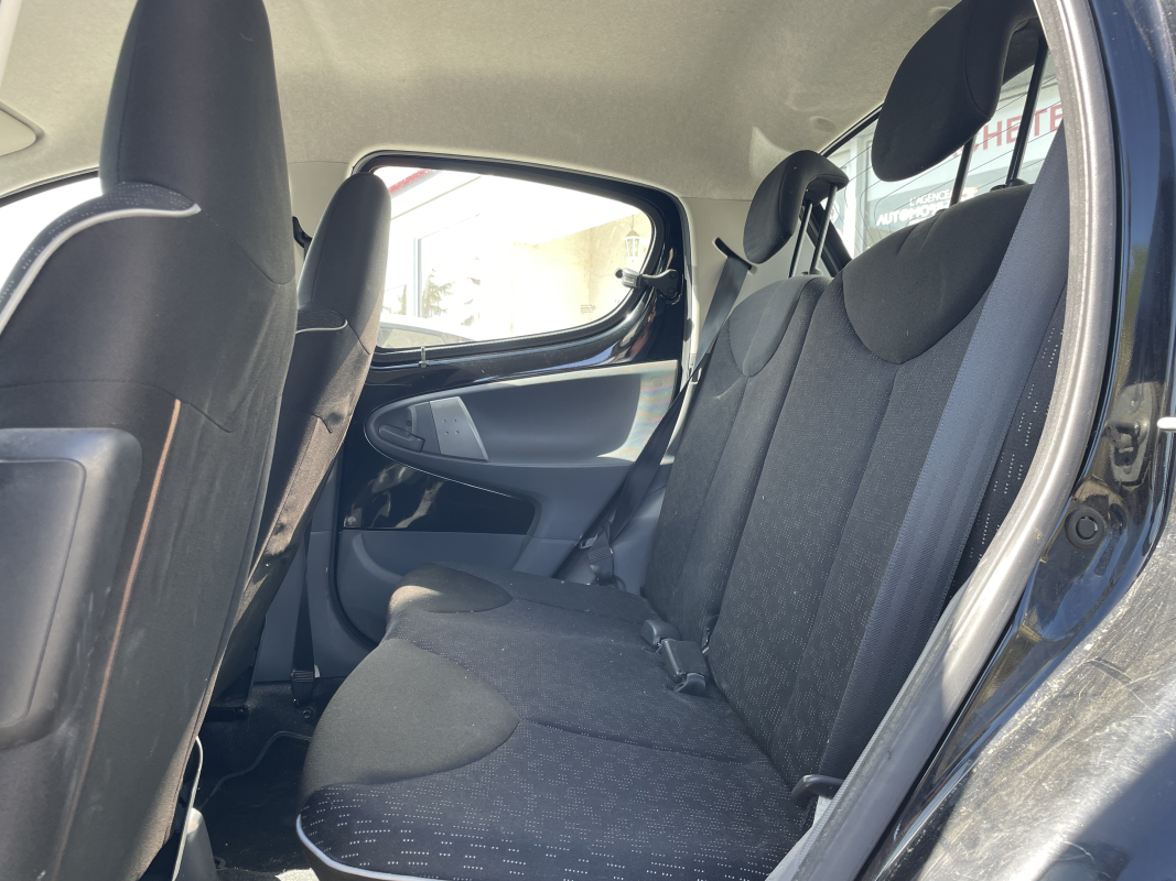 Peugeot 107 — 12