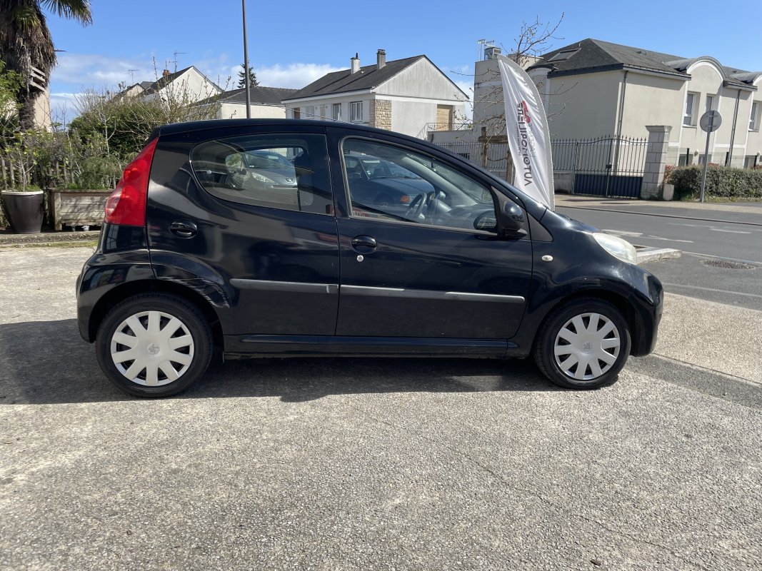 Peugeot 107 — 4