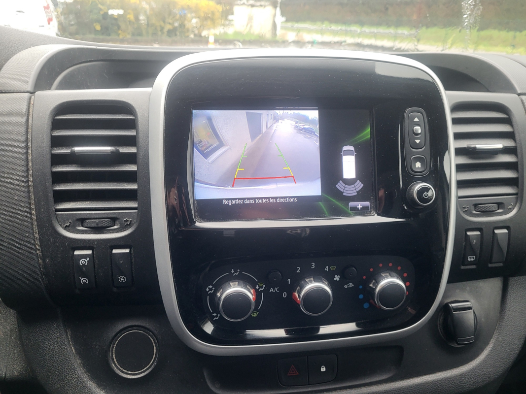 Renault Trafic — 19