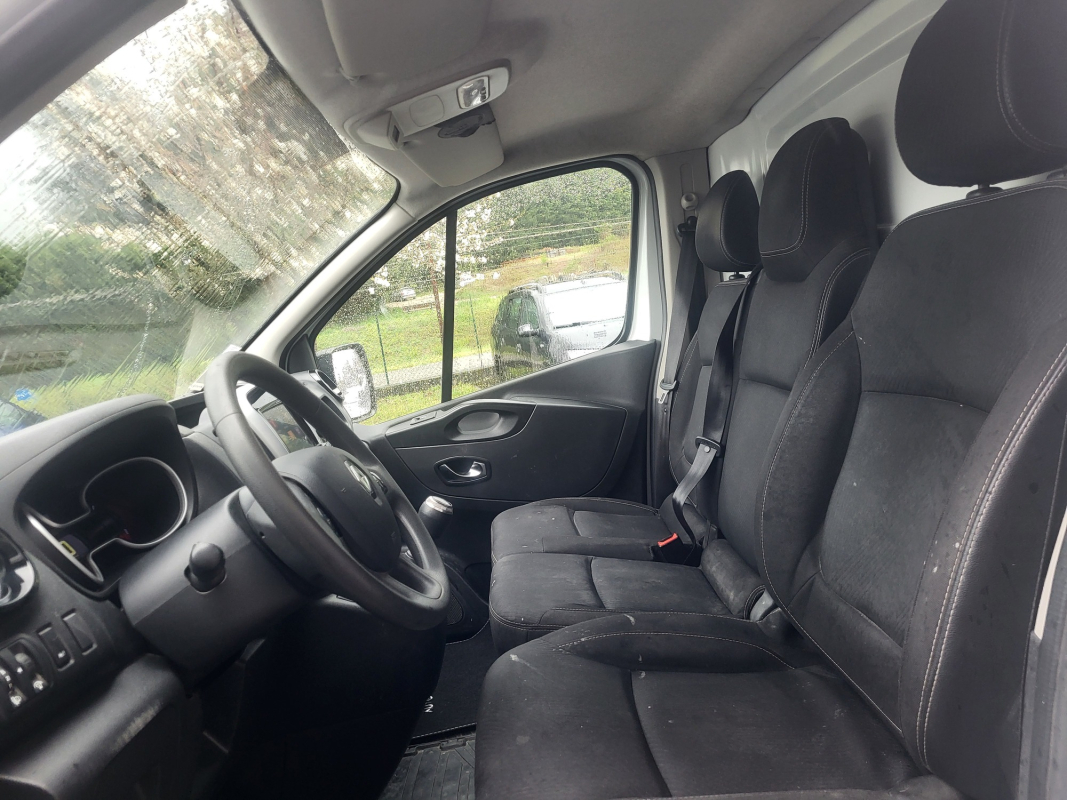Renault Trafic — 10