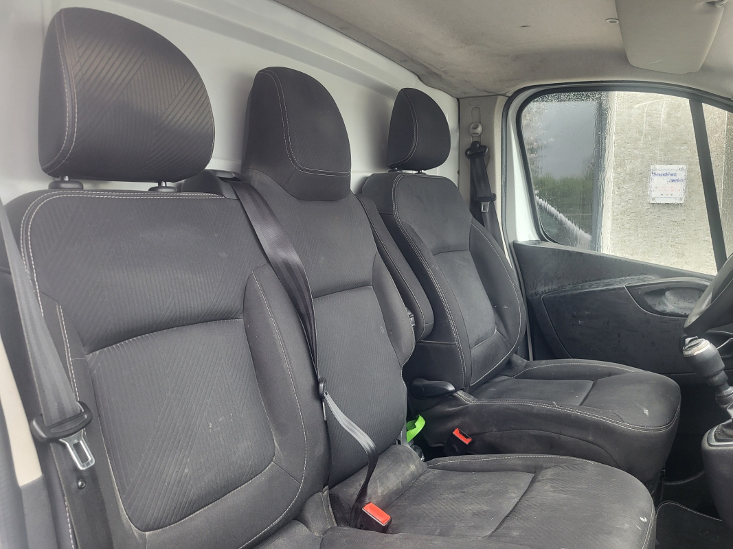 Renault Trafic — 13