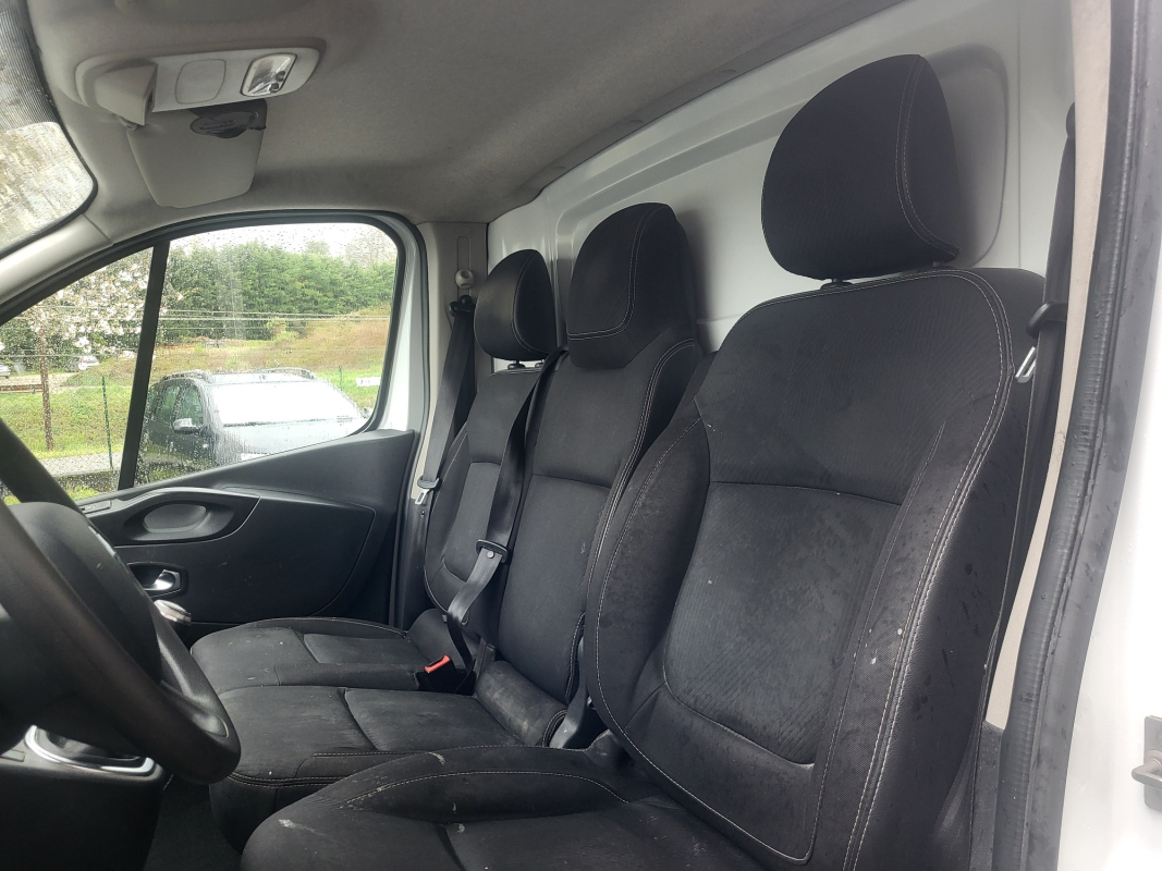 Renault Trafic — 11