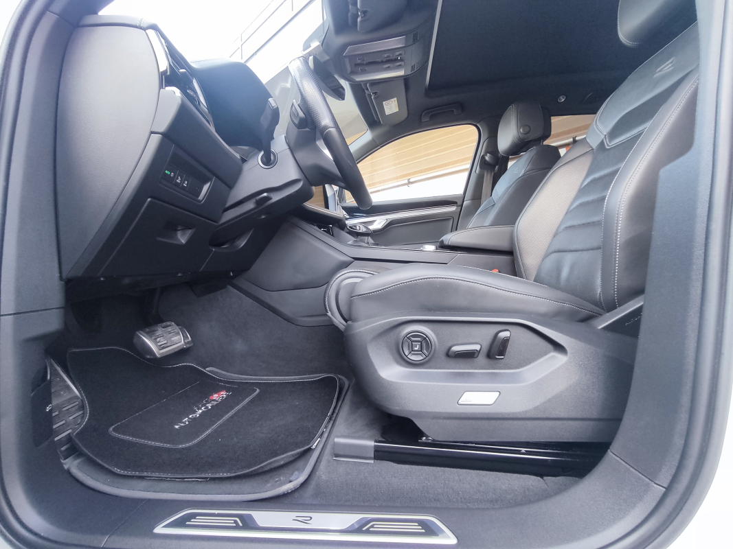 Volkswagen Volkswagen Touareg 2 — 26