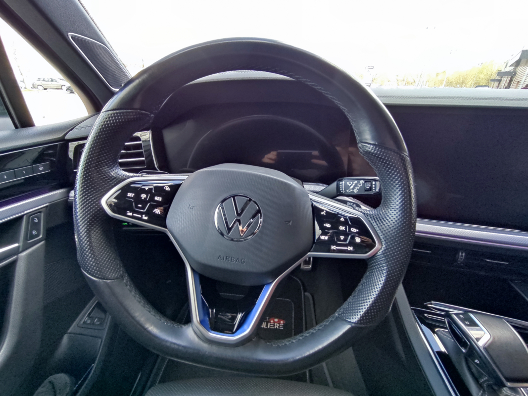 Volkswagen Volkswagen Touareg 2 — 30