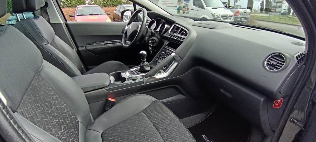 Peugeot 3008 — 13