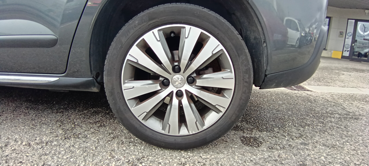Peugeot 3008 — 25