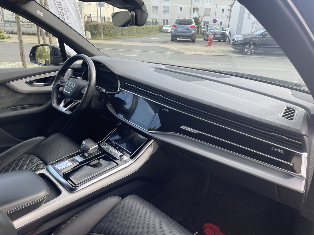 Audi Q7 — 12