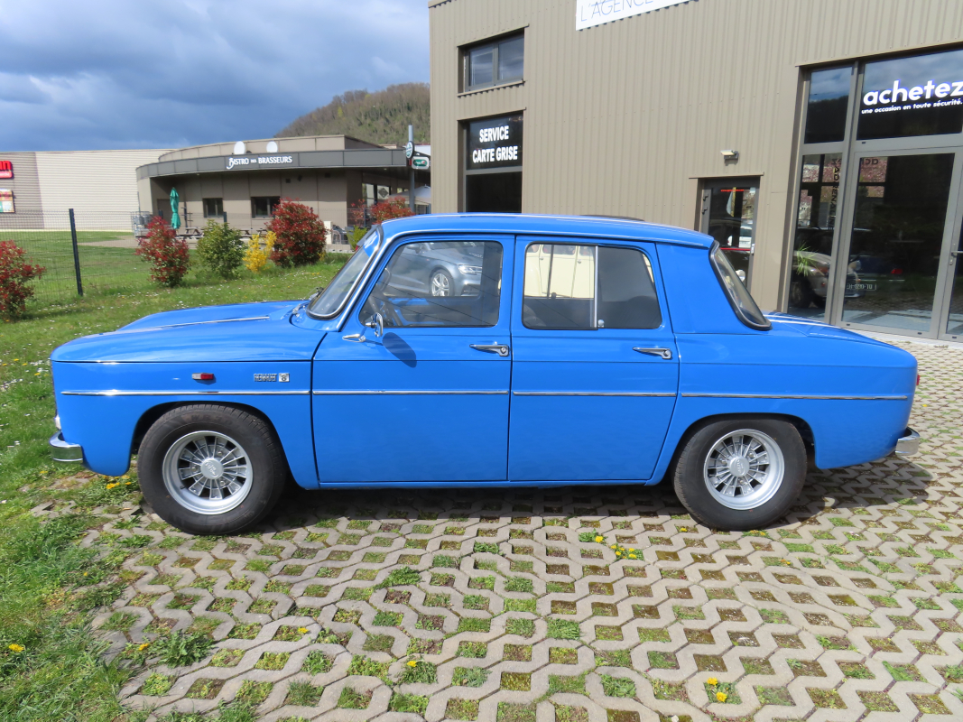 Renault R8 — 8