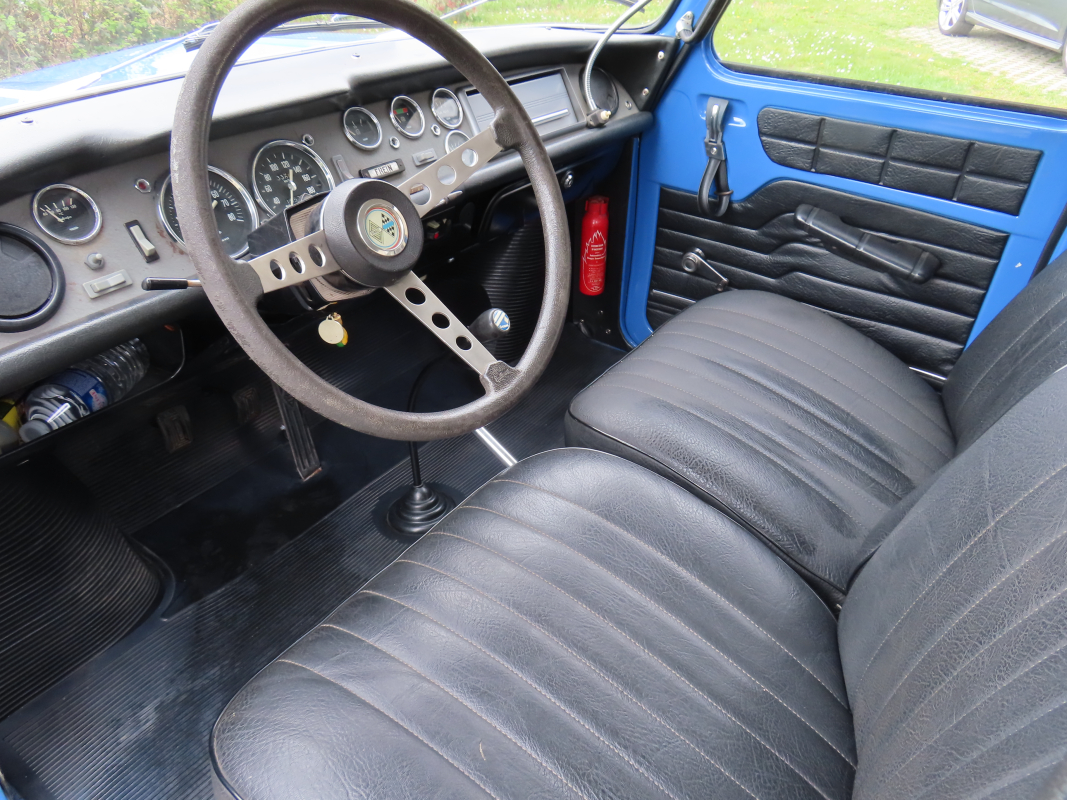 Renault R8 — 9