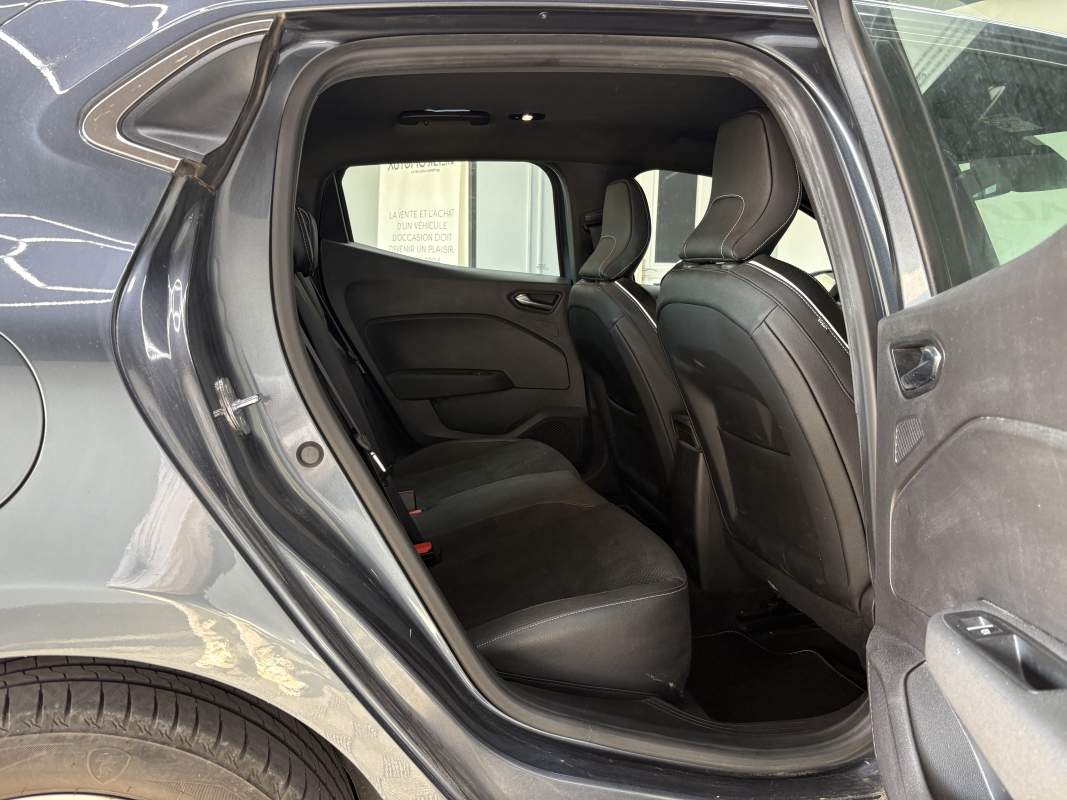 Renault Clio — 17