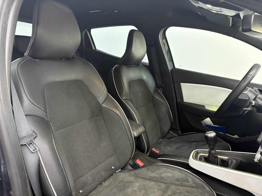 Renault Clio — 16