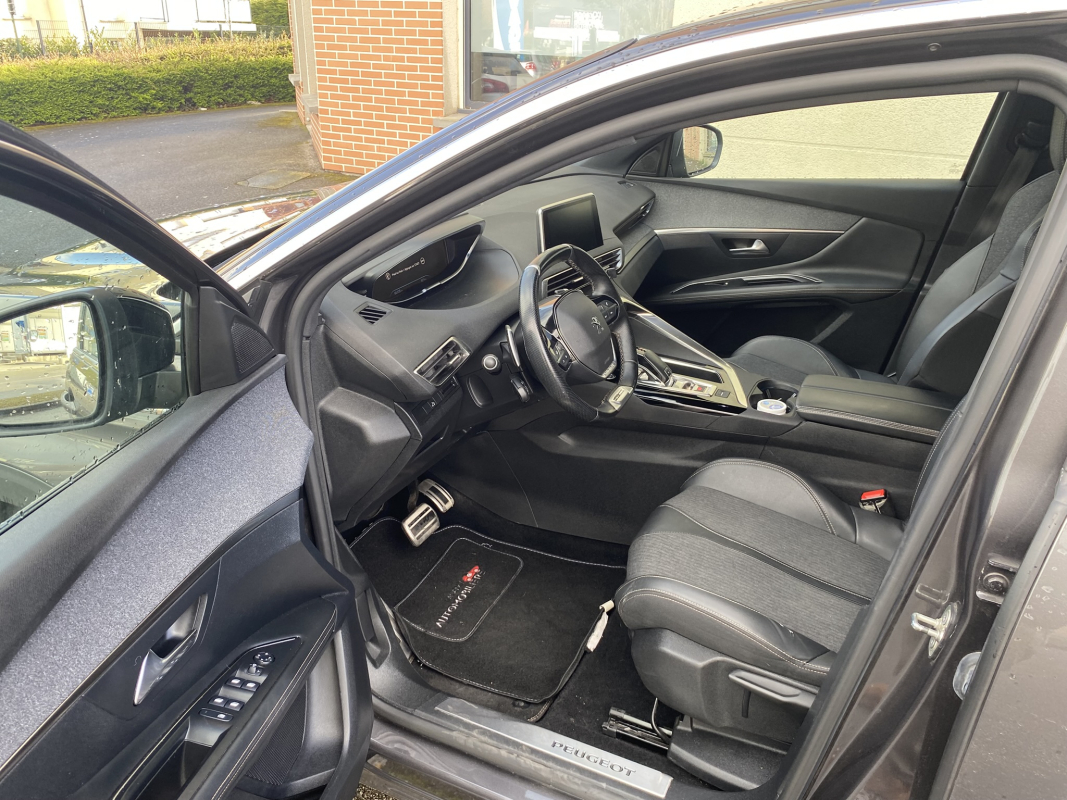 Peugeot 3008 — 12