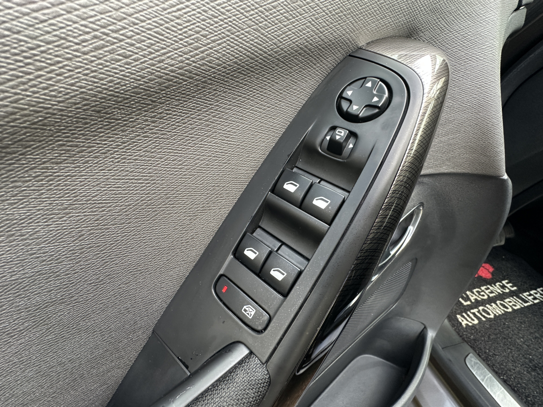 Citroen Grand C4 Picasso — 24