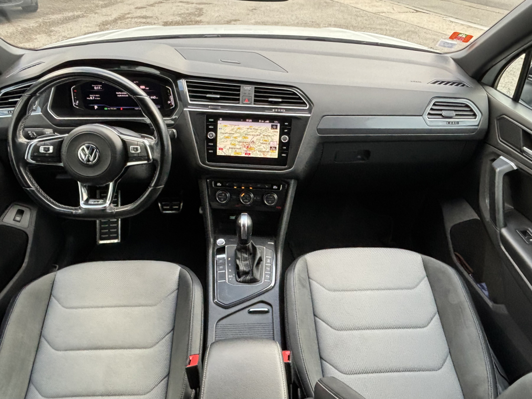 Volkswagen Tiguan — 12