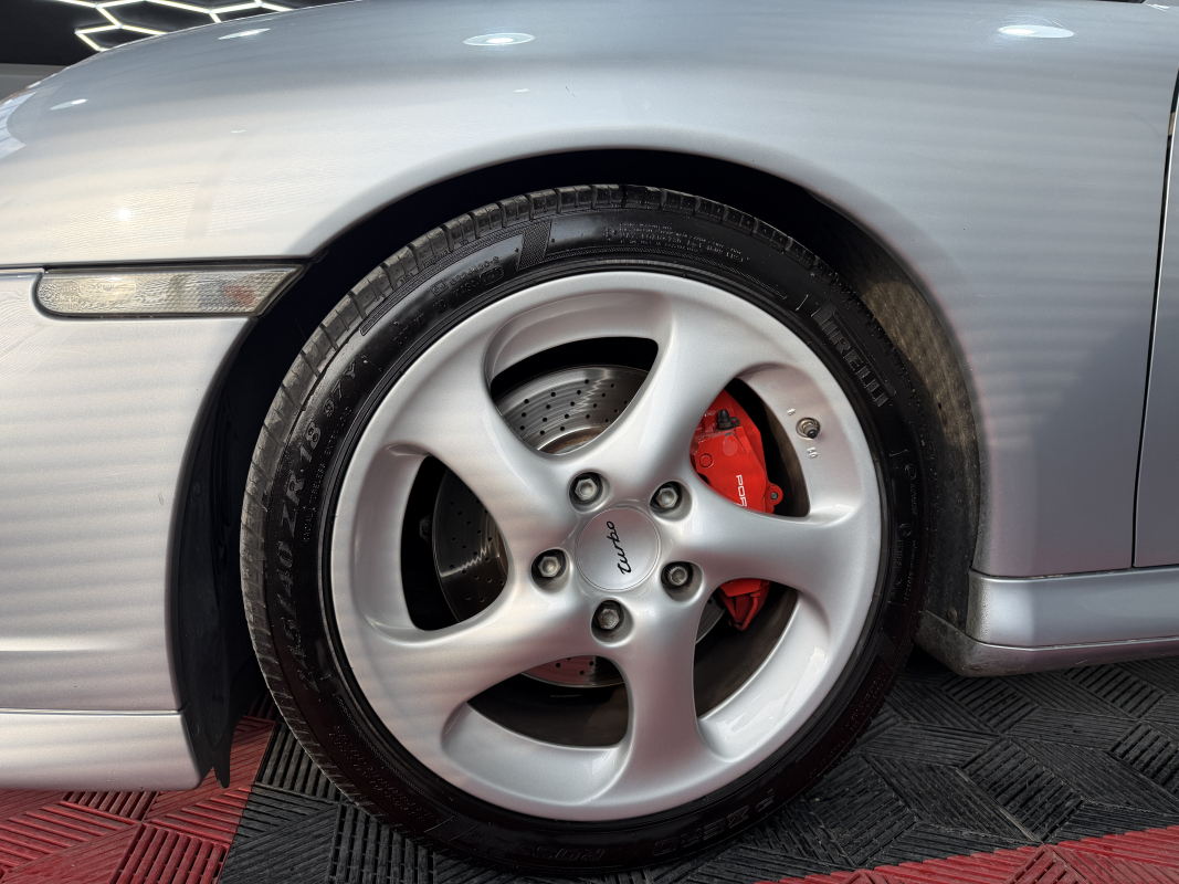 Porsche 911 — 12