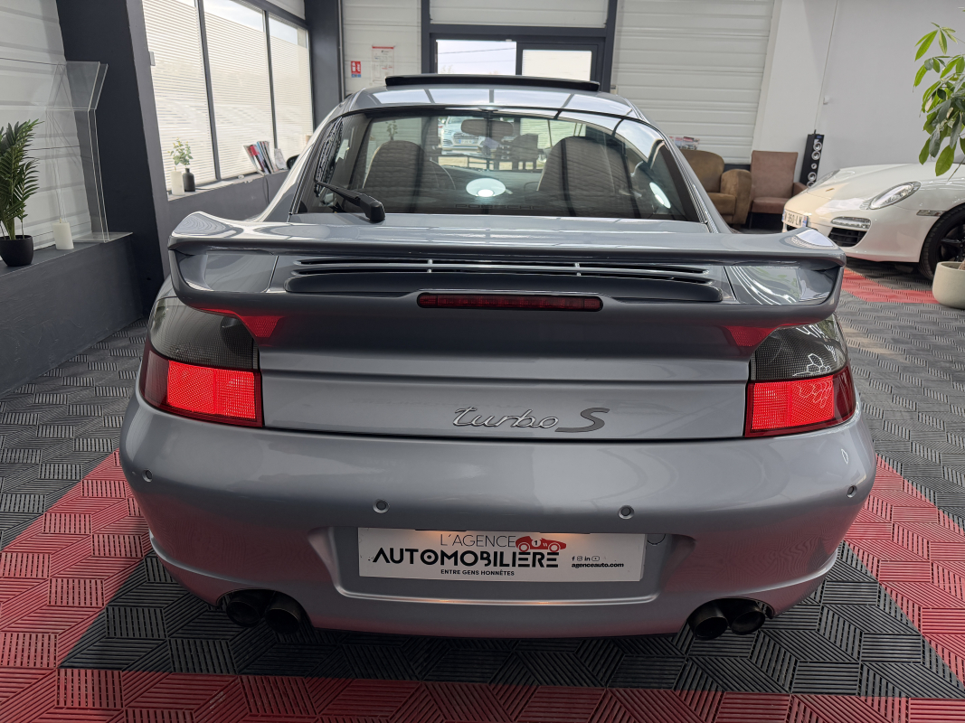 Porsche 911 — 17