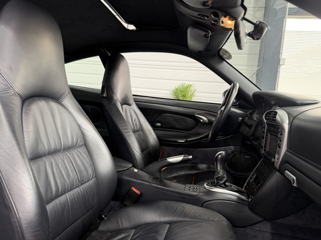 Porsche 911 — 24
