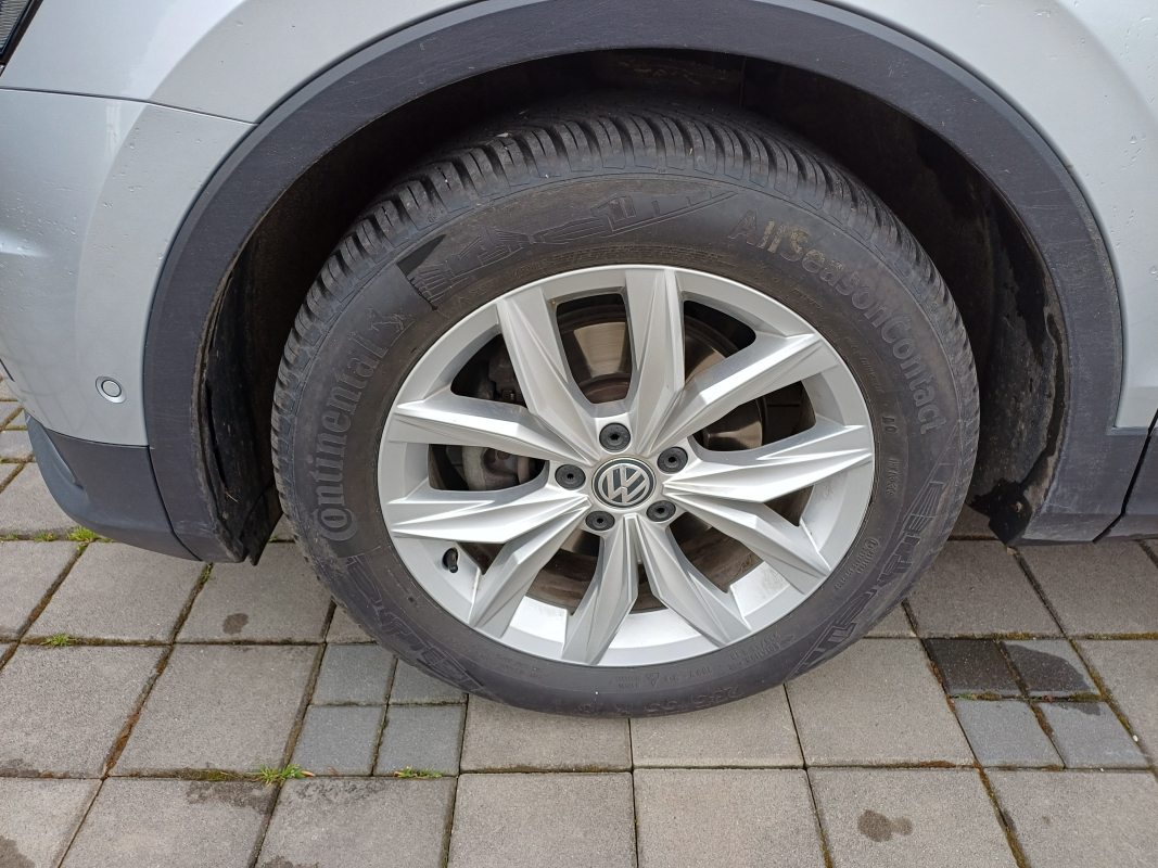 Volkswagen Tiguan — 25